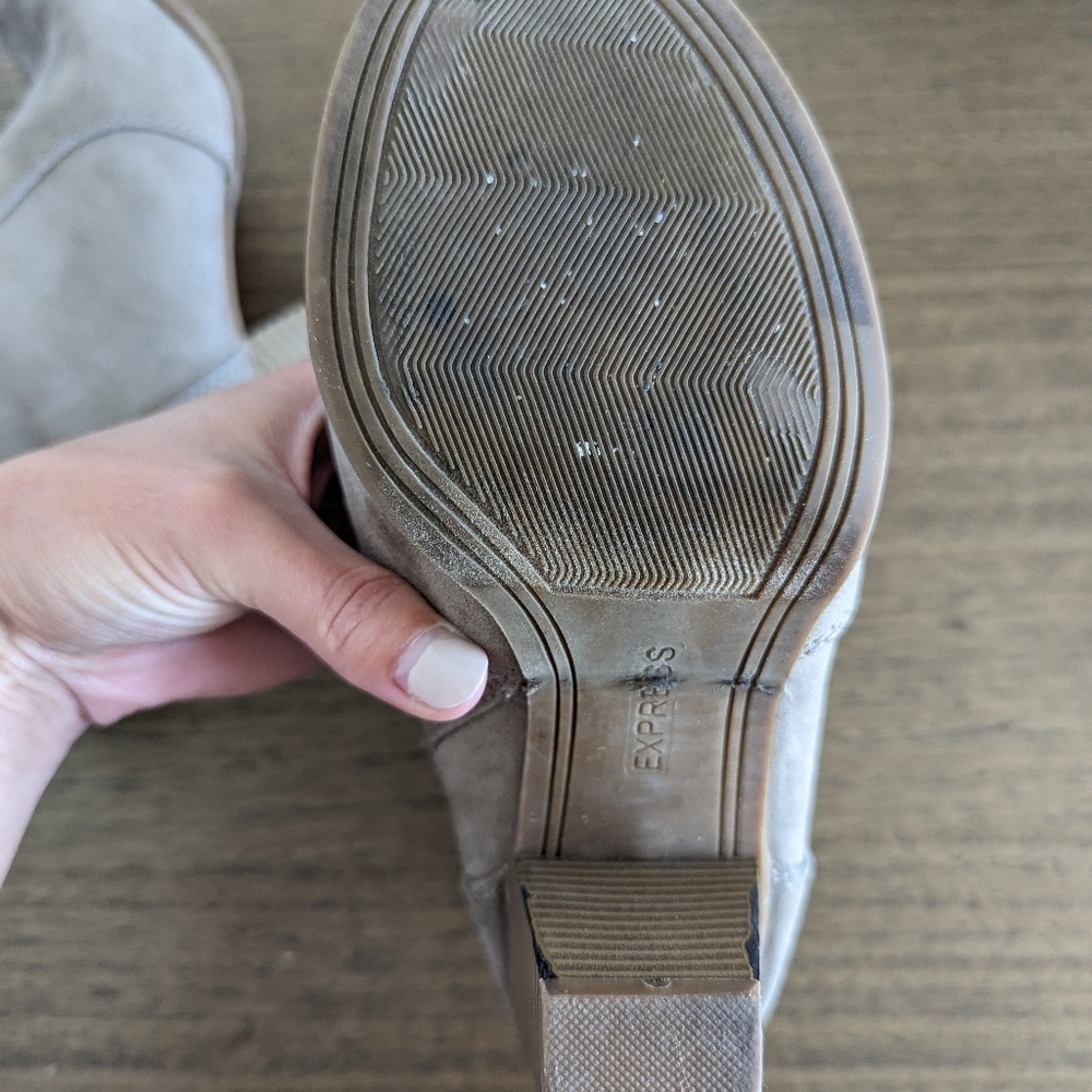 SIZE 7 SHOES - A NEW DAY AND EXPRESS - Picture 10 of 11